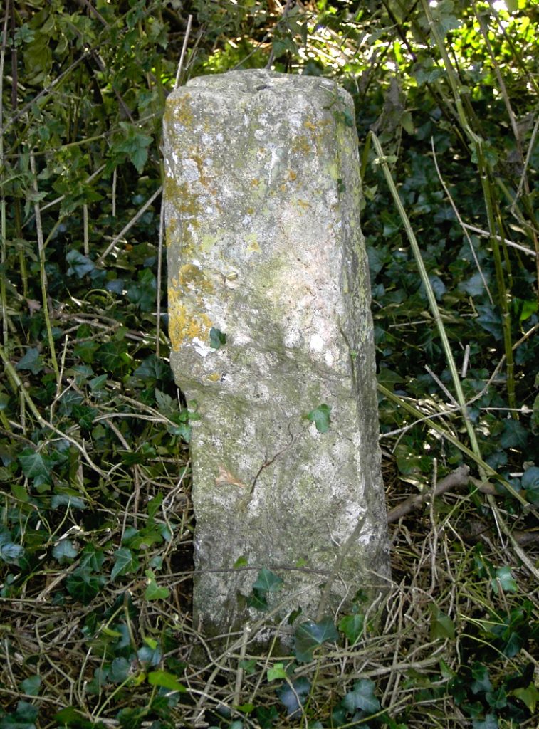farlesthorpe-churchyard-cross